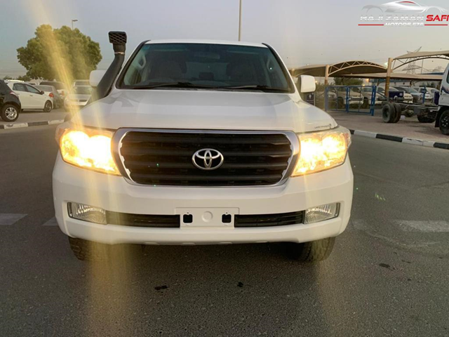 USED TOYOTA LAND CRUISER 2010 LAND CRUISER PICK UP LC SAHARA ZX GXR VXR 1VD D4D V8 PETROL ENGINE 24VOLT RHD RIGHT HAND DRIVE USED CAR FOR SALE AFRICA SUV SHIFT WAGON HAJI ZAMAN SAFI MOTORS